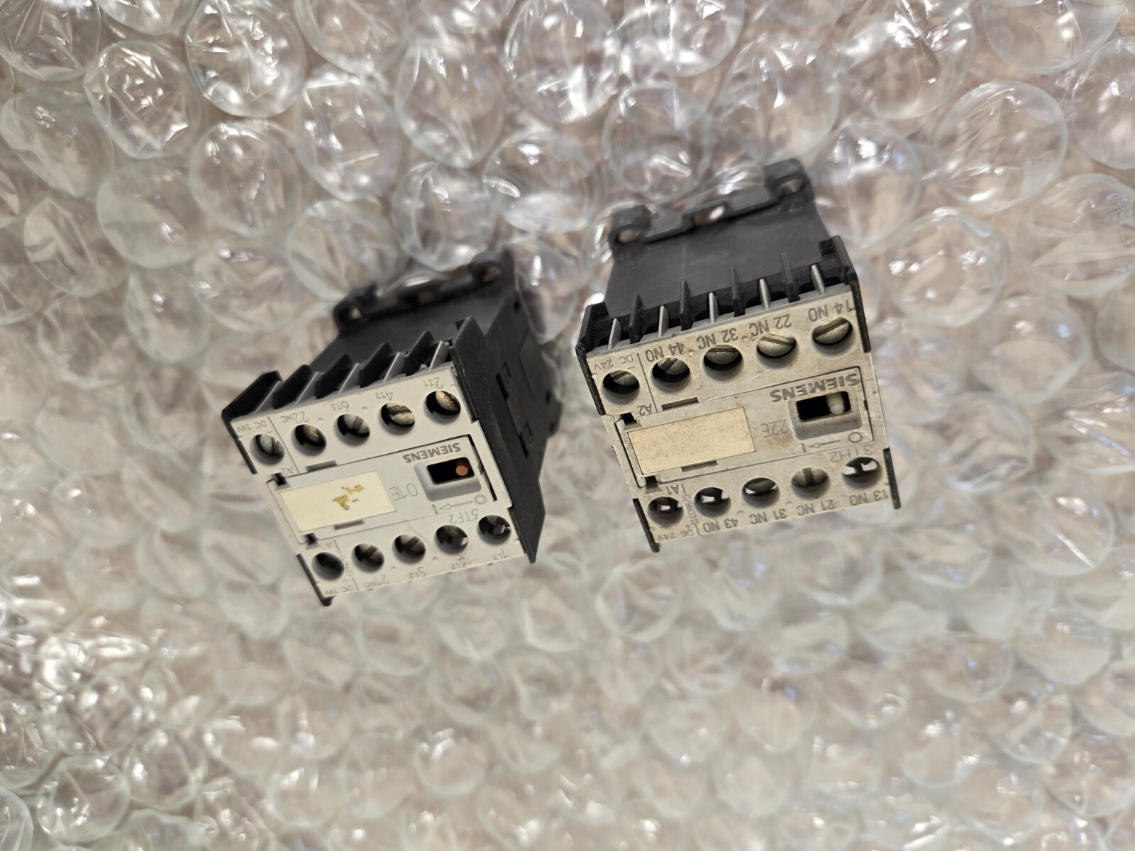 2x Siemens Schütz 3AC/4kW/400V 3TF2001-0BB4