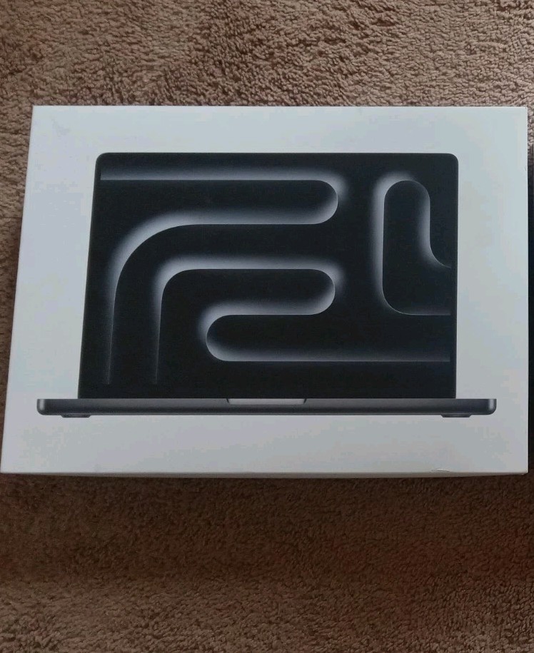 apple macbook pro m5 14 1tb 16gb