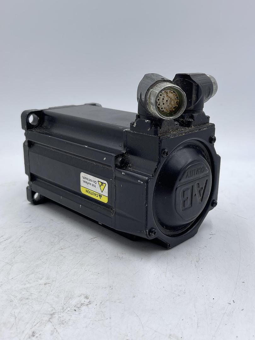Allen-Bradley MPL-B430P-MK72AA Ser A
