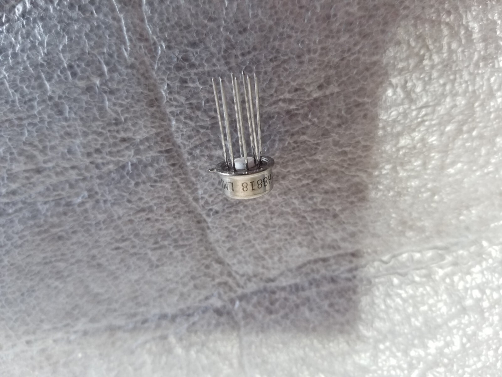 2 pcs of LM11H H8878 CAN8 Transistors Single General Purpose Op Amp IC + Base