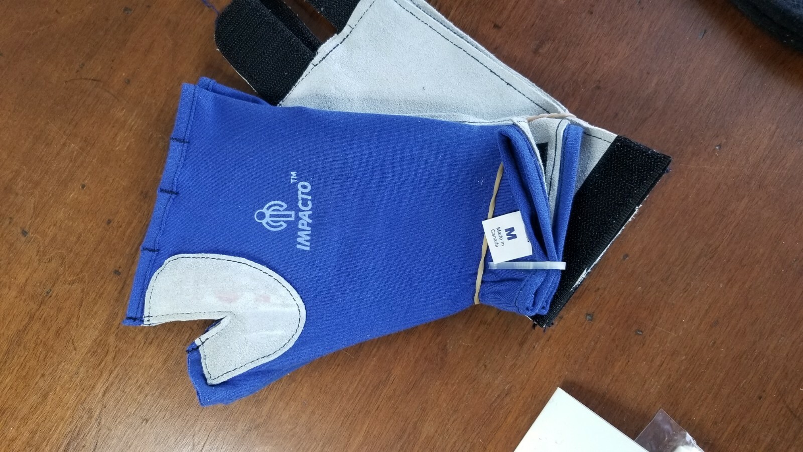Impacto Blue Anti-Vibration Gloves Medium