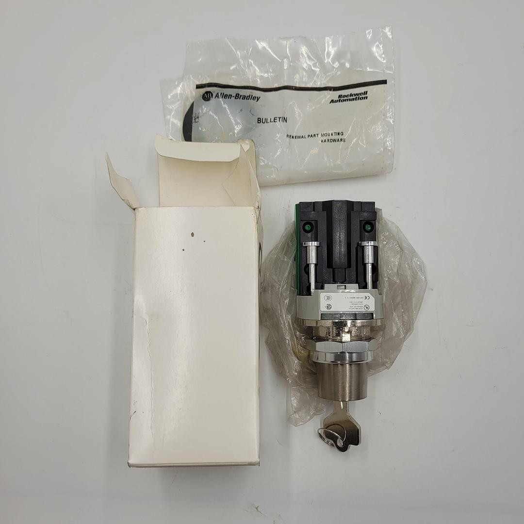ALLEN BRADLEY 800T-H33D1P SELECTOR SWITCH with key in original box