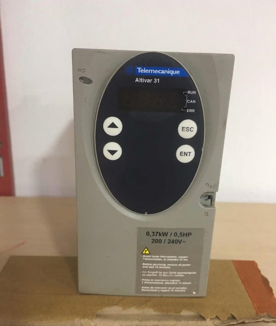 Telemecanique ATV31H037M2 Altivar31 AC Drive 0.37kW/0.5HP 200/240V